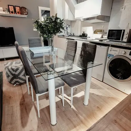 Atuaire El Baburril De La Calle Puebla דירה